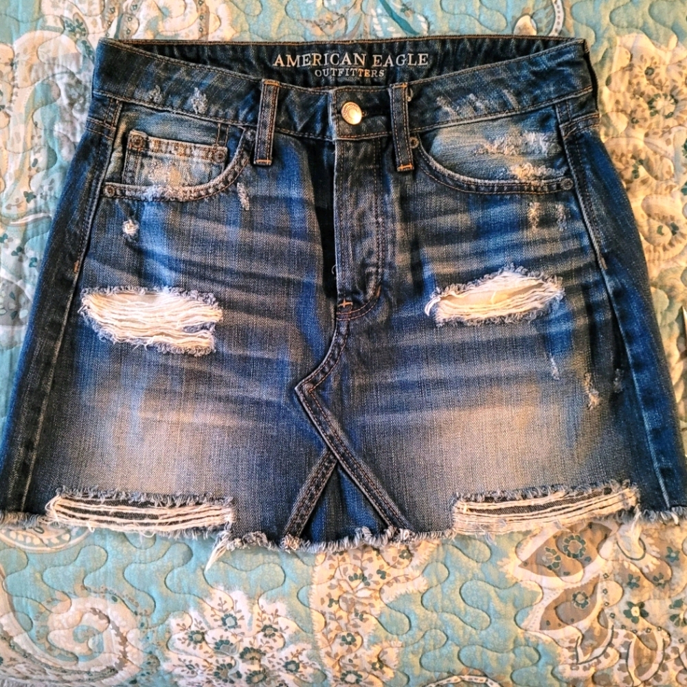 American Eagle Distressed Jean Skirt Size 2